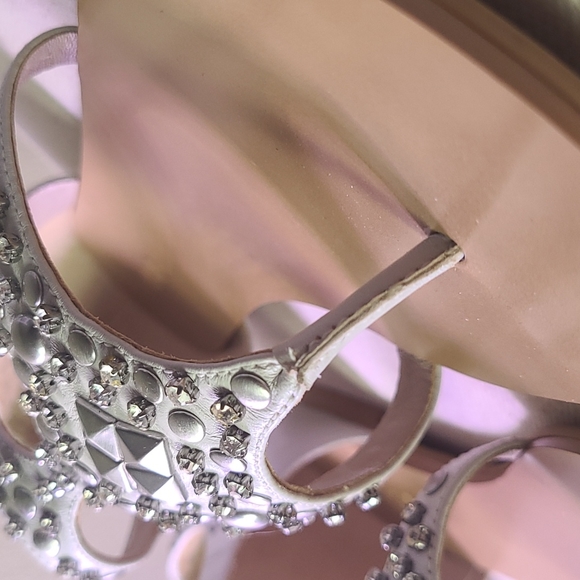 Joan & David Dakath studded sandals - Picture 5 of 7